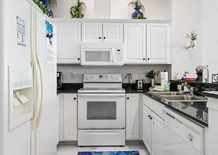 Holiday home Crystal Shores 202 *